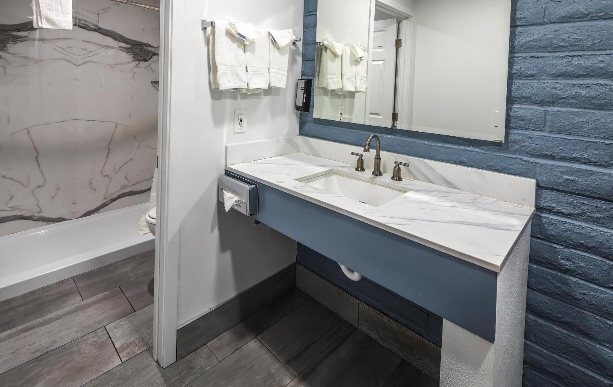Hitching Post Studios Inn Санта-Крус Экстерьер фото
