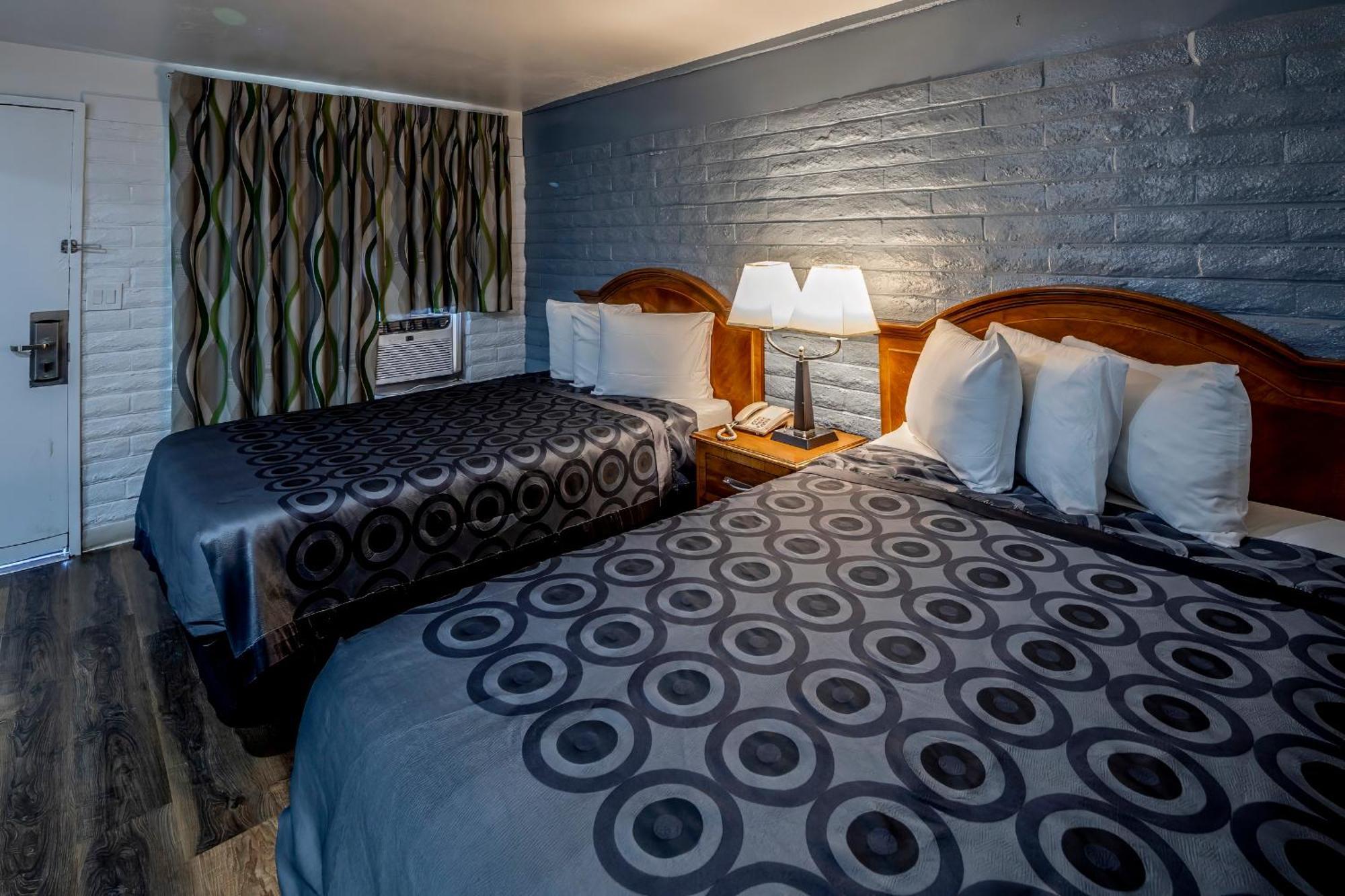 Hitching Post Studios Inn Санта-Крус Экстерьер фото