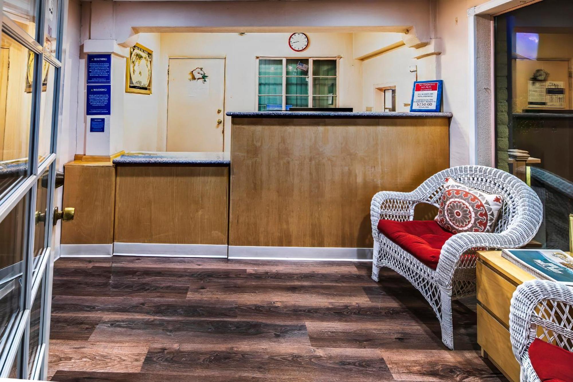 Hitching Post Studios Inn Санта-Крус Экстерьер фото