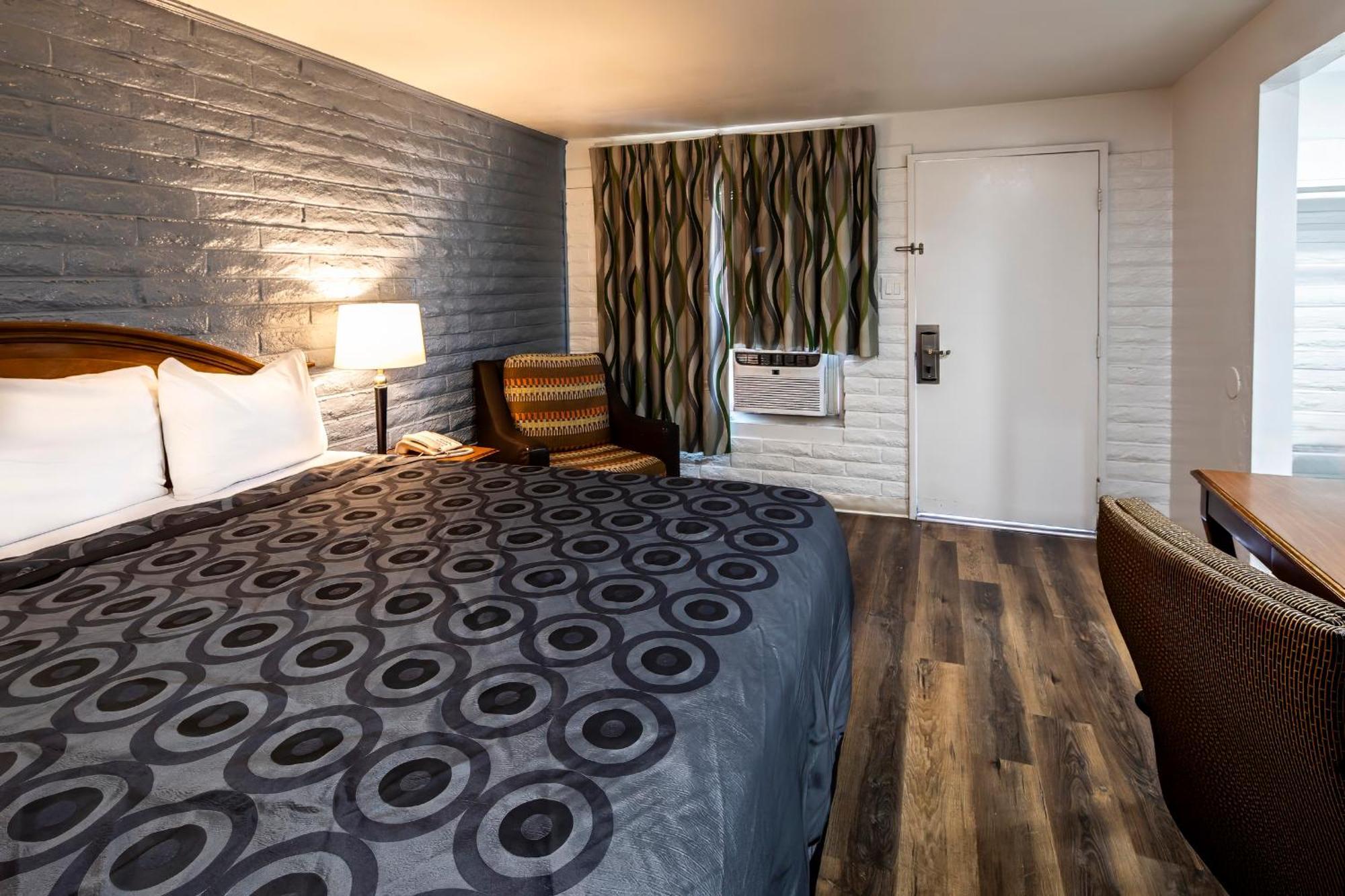 Hitching Post Studios Inn Санта-Крус Экстерьер фото