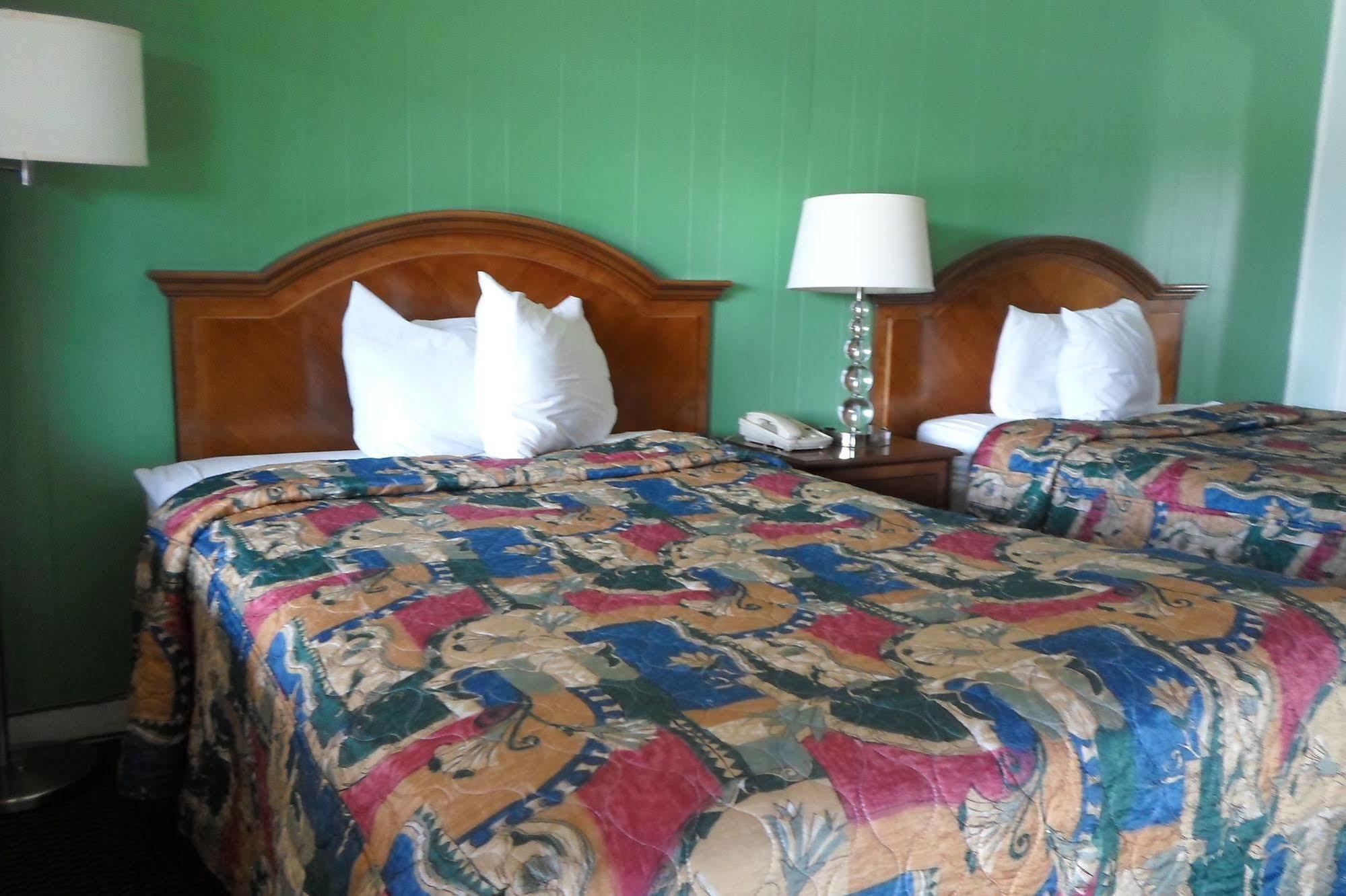 Hitching Post Studios Inn Санта-Крус Экстерьер фото
